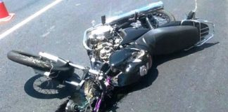Motociclista morre ao bater em caminhão