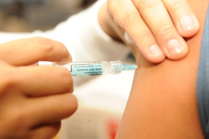 Farmácias e drogarias de todo o país vão poder oferecer o serviço de vacinação