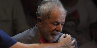 Depois de decisão de Moro, Lula diz que não vai se entregar