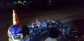 Motociclista de 34 anos morre após bater em caminhão